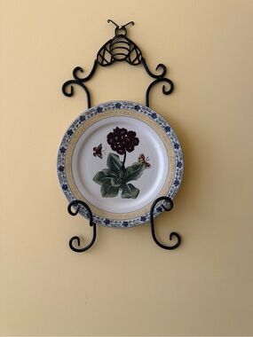Vintage Oriental Plate with wrought Iron Bumble Bee Hanger